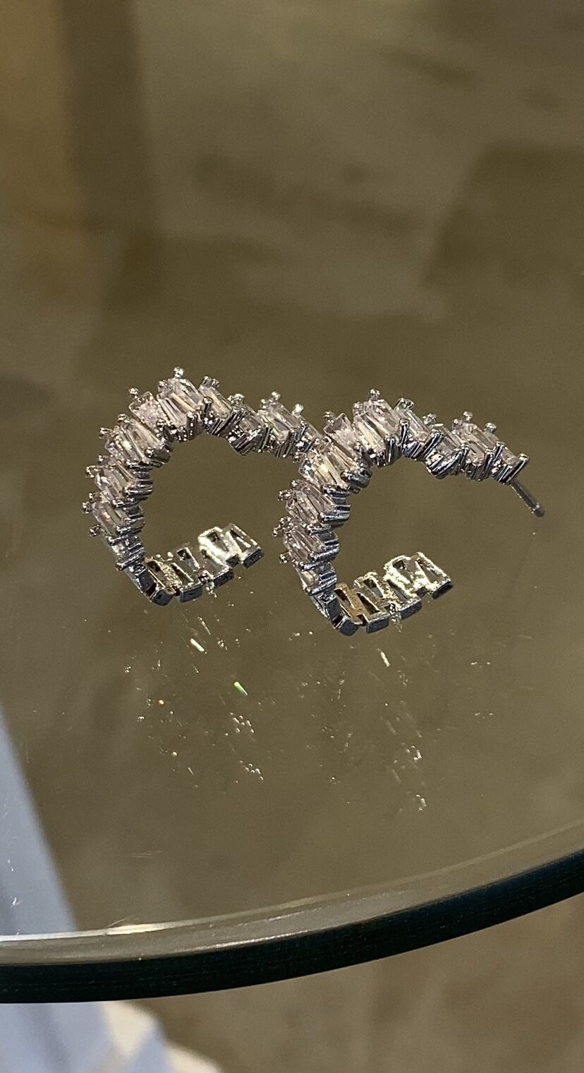 Baget kesim kalp küpe