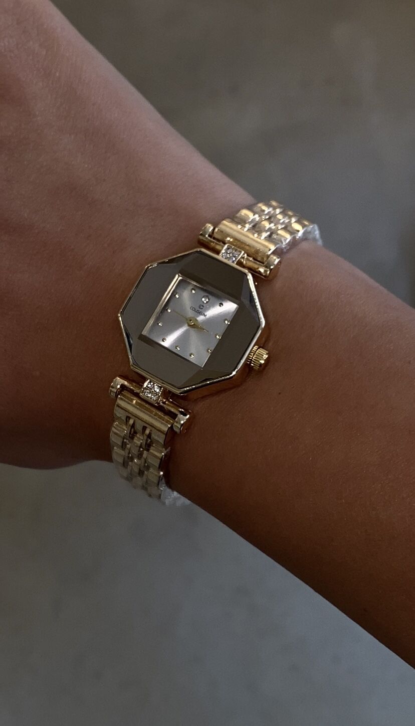 Metalik saat gold renk