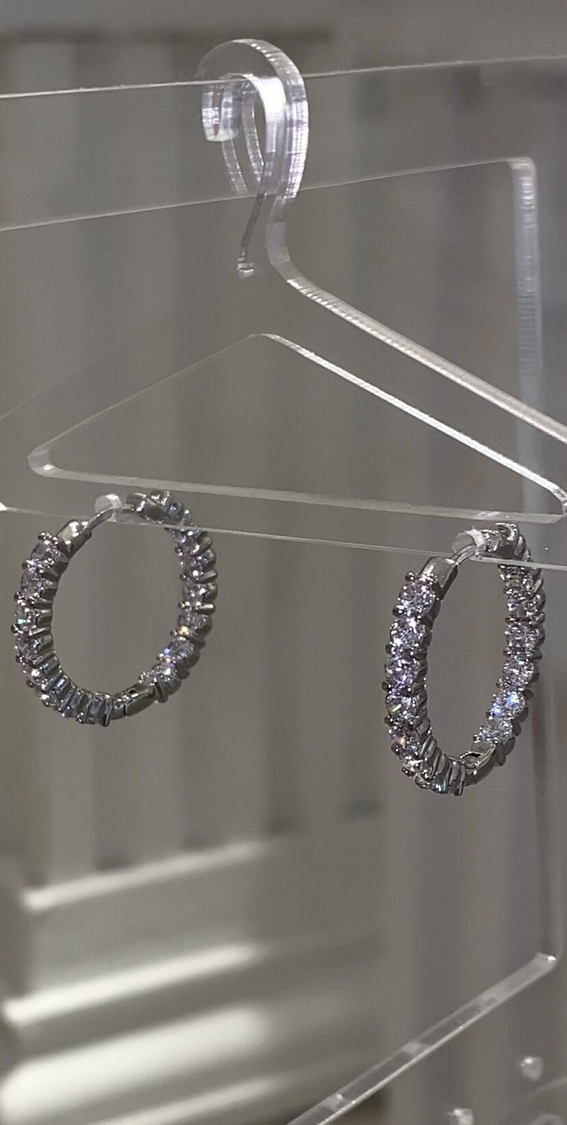 Tamtur taşlı halka küpe