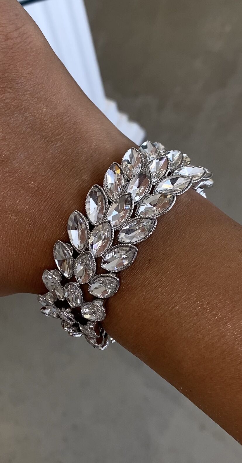 Esnek taşlı bileklik