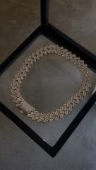 Taşlı gurmet kolye baget kesim ithal