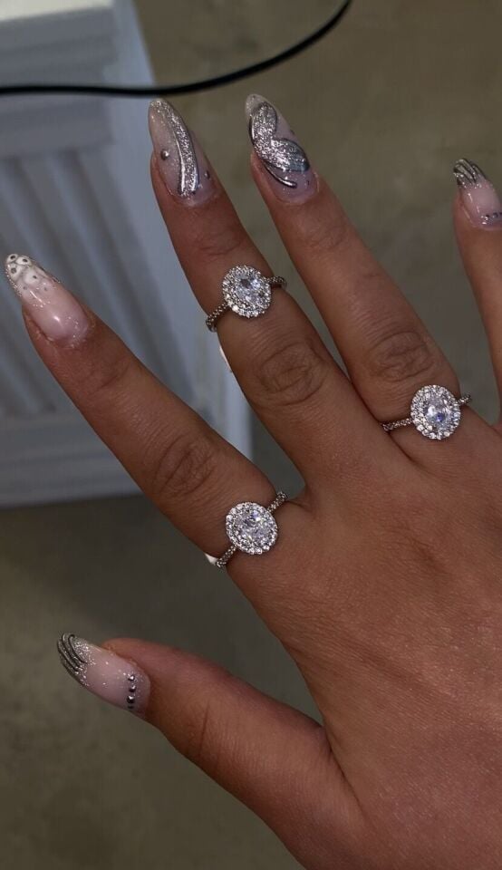 Yuvarlak kesim taşlı yüzük