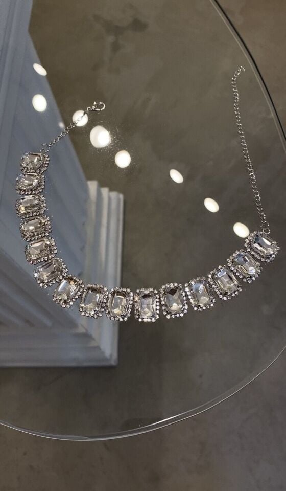 Baget kesim taşlı choker kolye