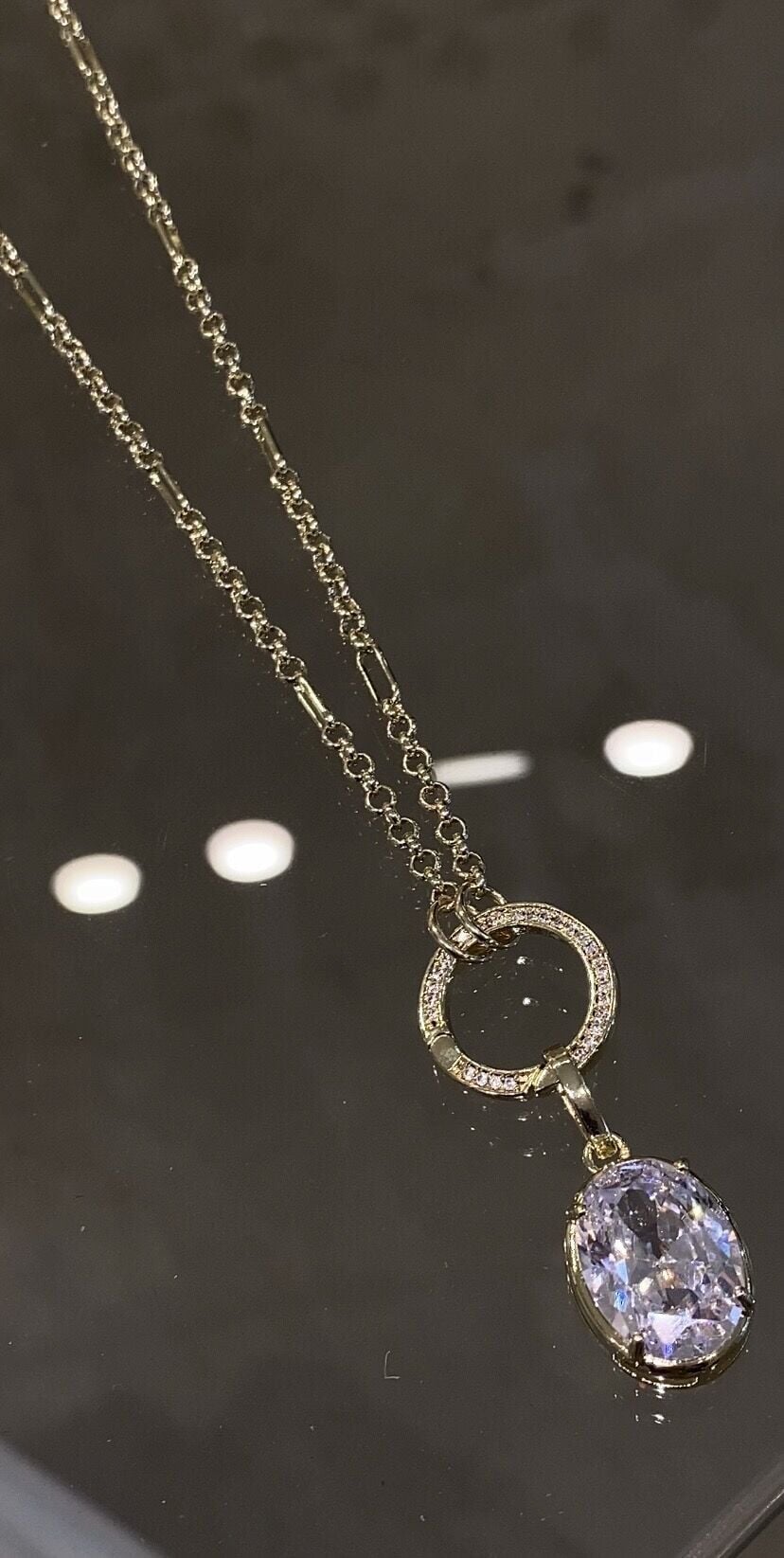 Oval kesim taşlı kolye gold renk
