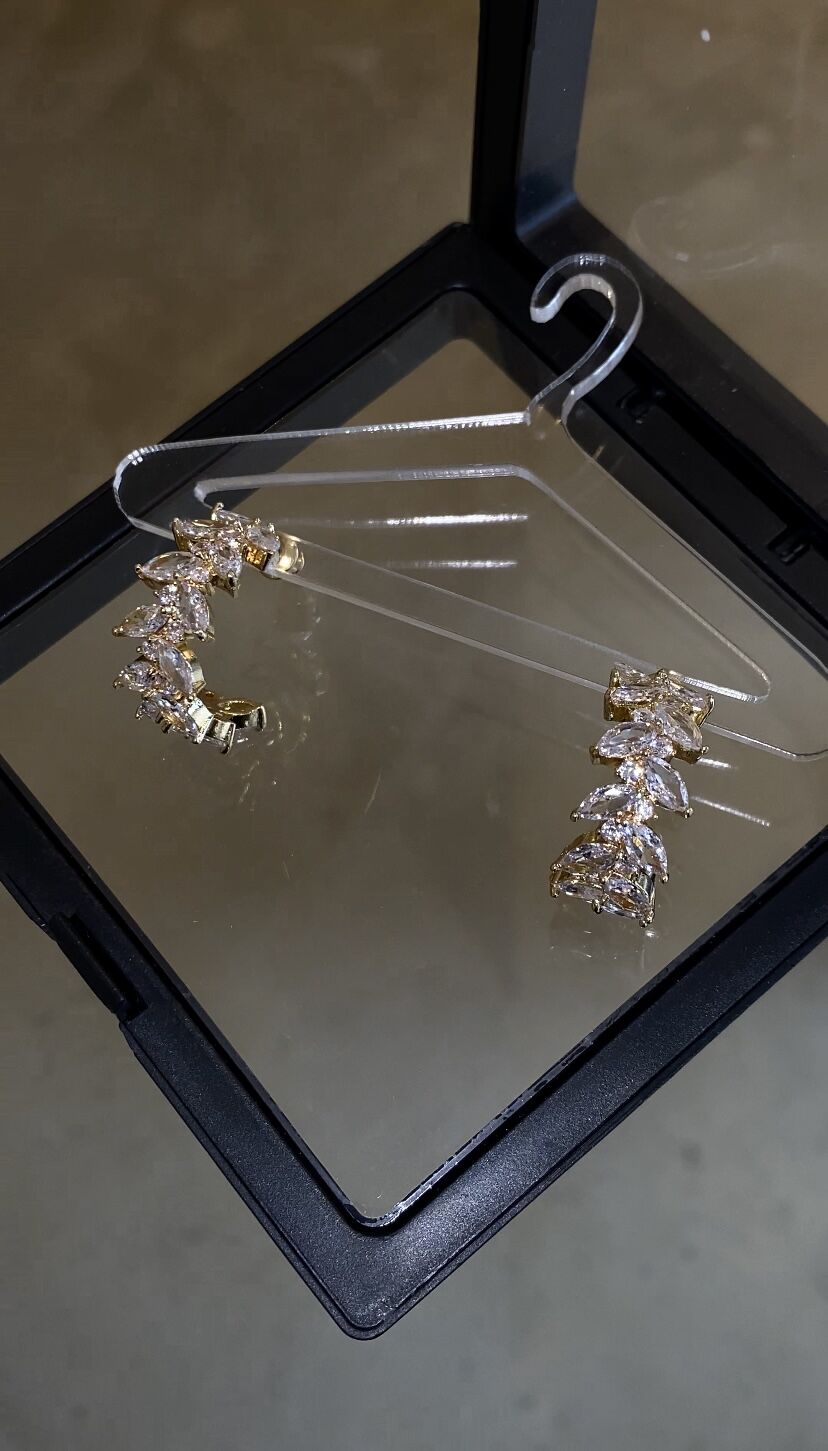 Taşlı halka küpe gold renk