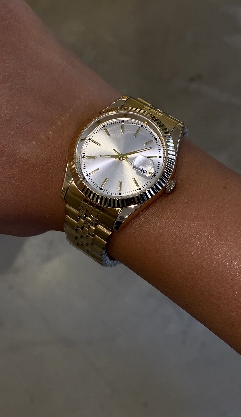 Gold renk saat içi beyaz