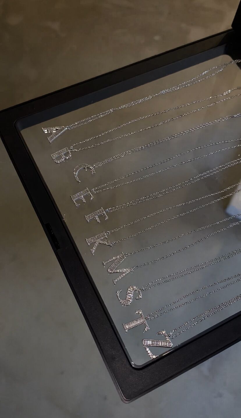 Minimal harf kolye baget kesim