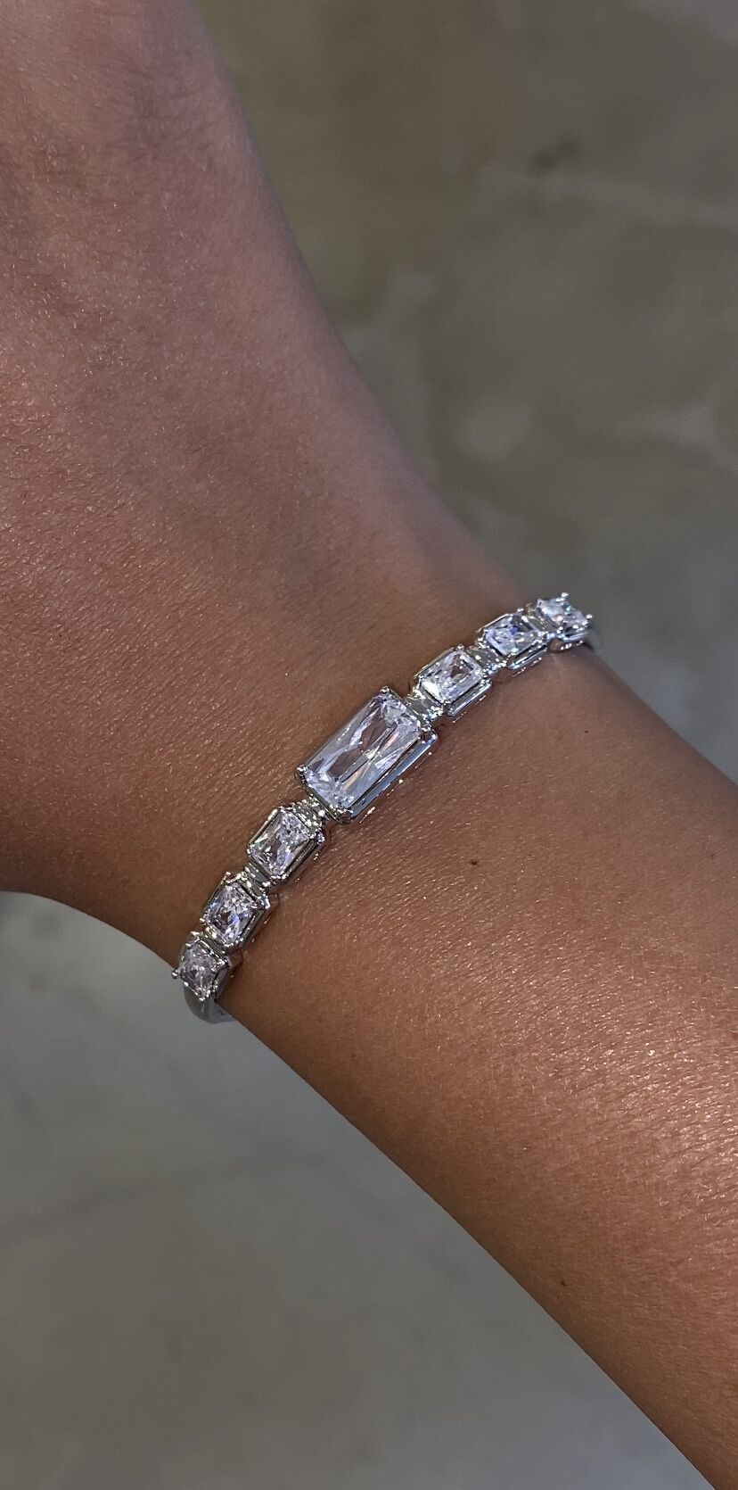 Baget taşlı kelepçe