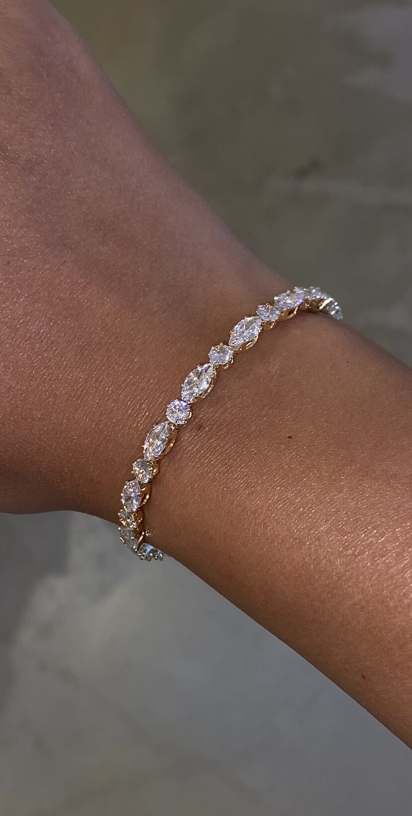 Esnek suyolu bileklik gold renk