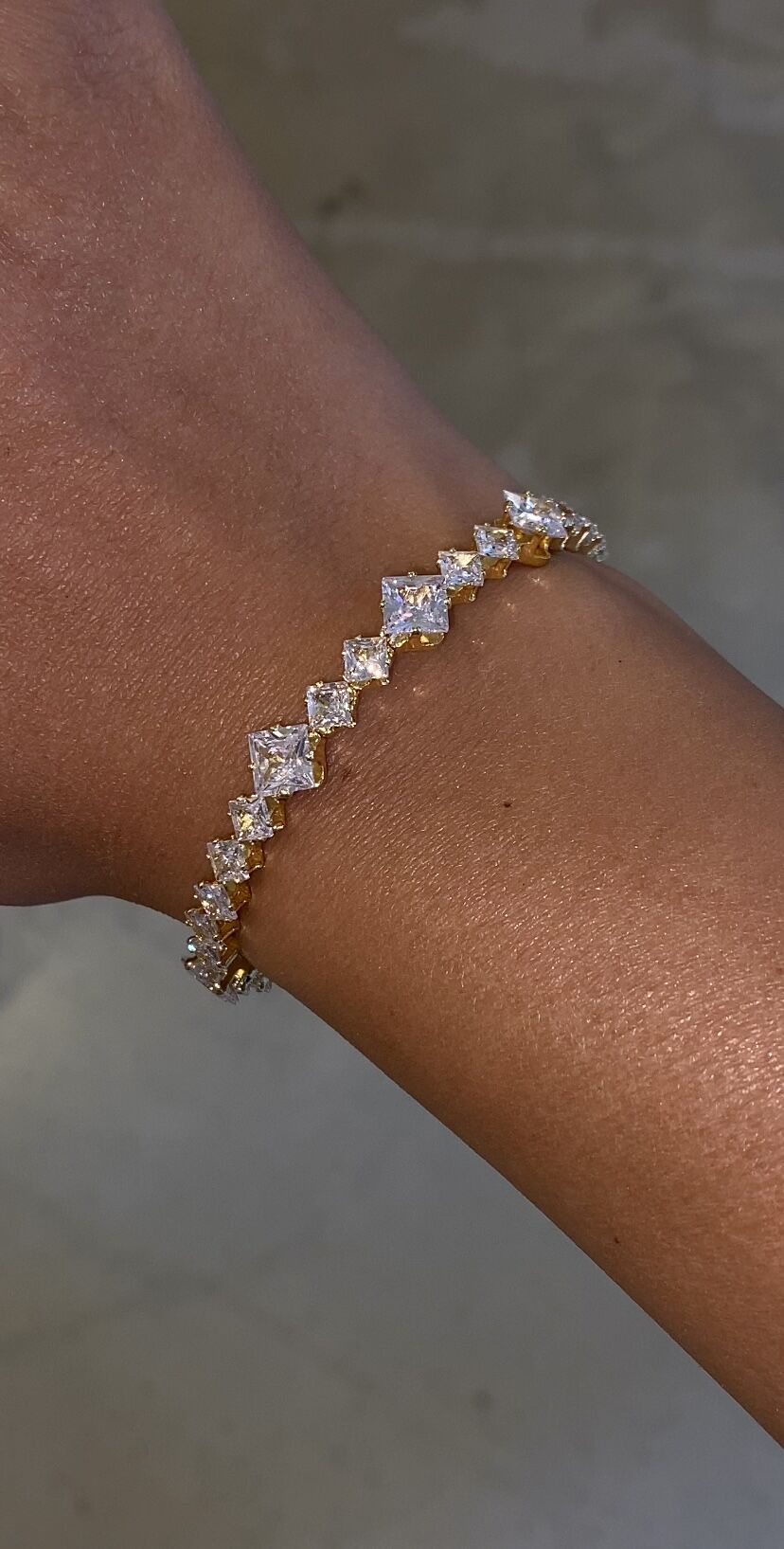 Esnek suyolu bileklik gold renk