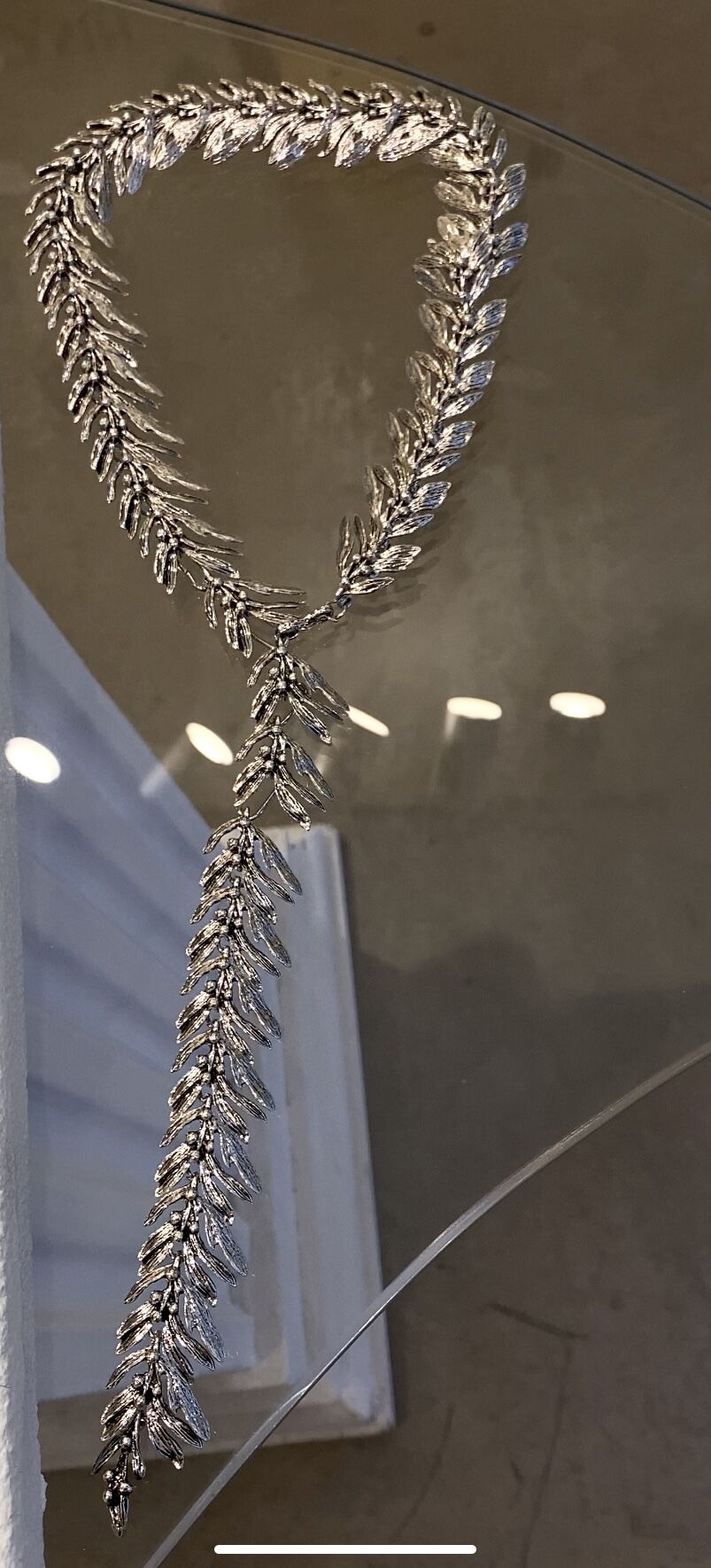 Ayarlanabilir dekolte kolye