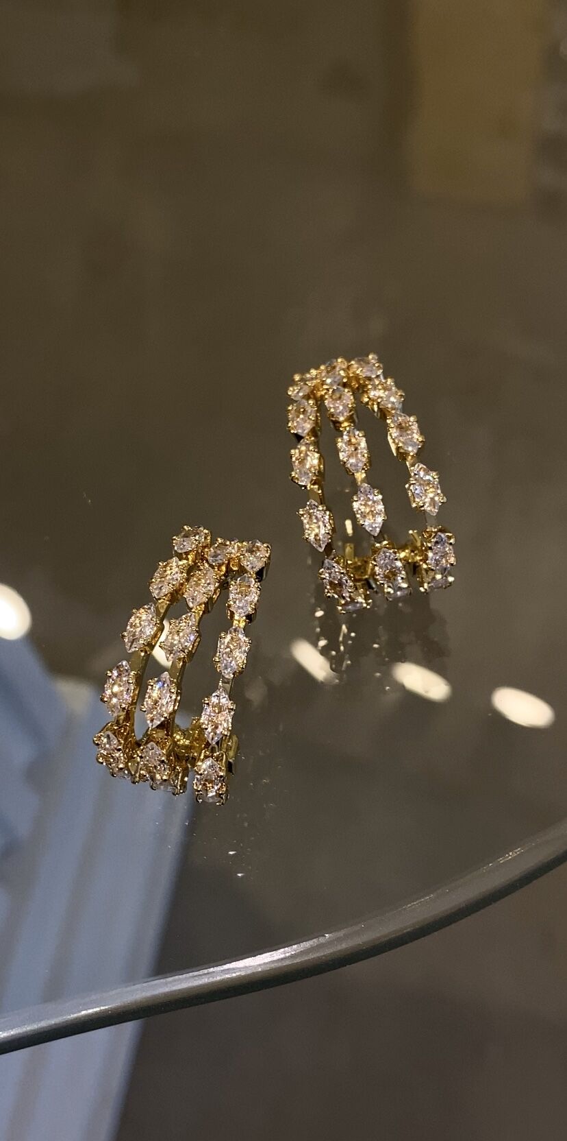 Çoklu görünümlü küpe gold renk