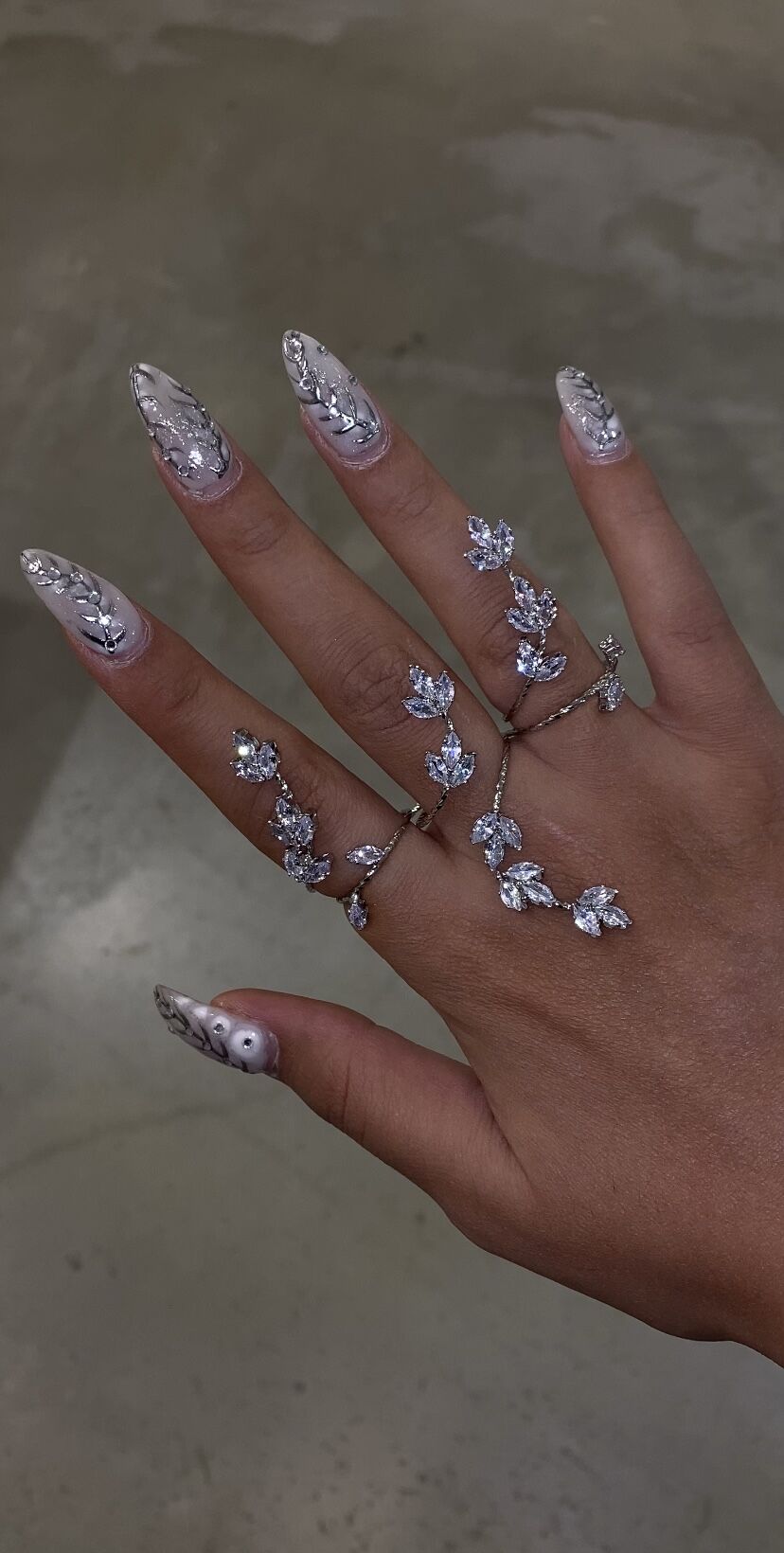 Taşlı şahmeran ayarlanabilir gümüş renk