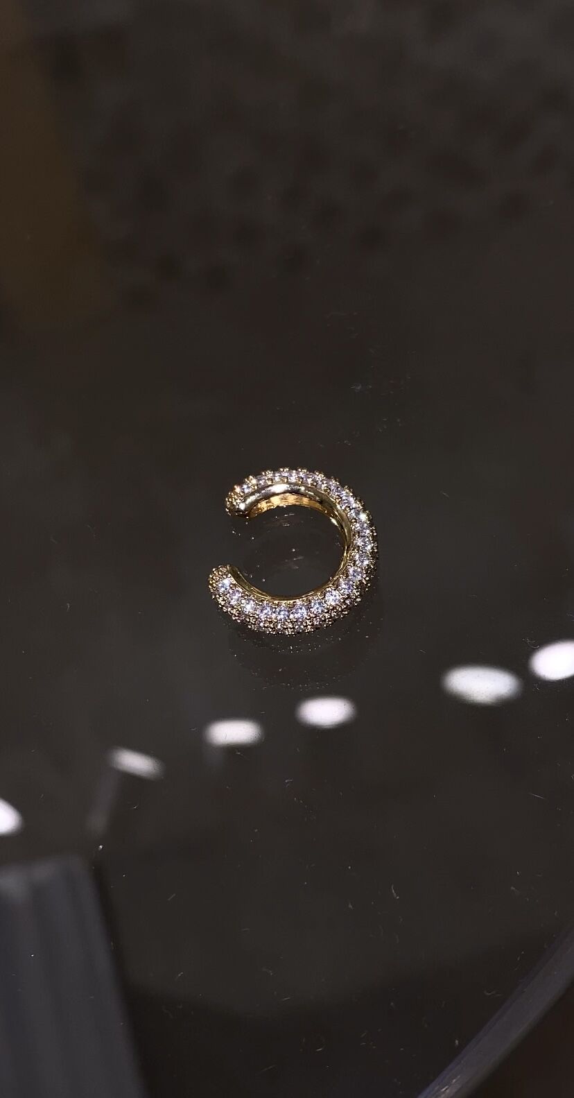 Taşlı kıkırdak küpe gold renk