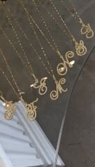 El yazısı çelik harf kolye gold renk