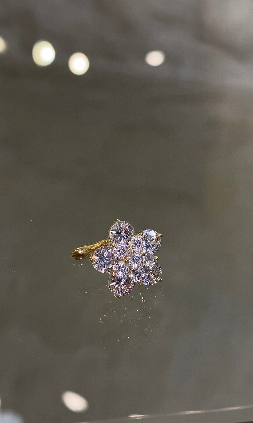 Taşlı kıkırdak küpe gold renk