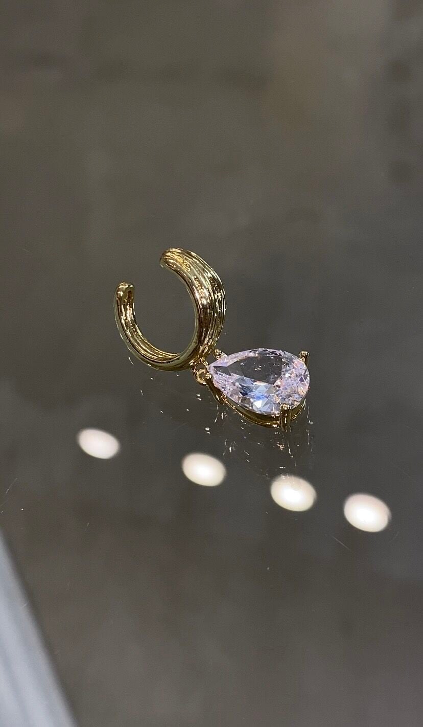 Damla kesim kıkırdak küpe gold renk