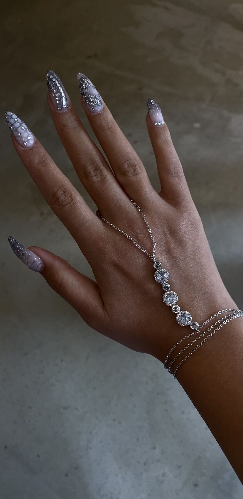 Taşlı şahmeran gümüş renk