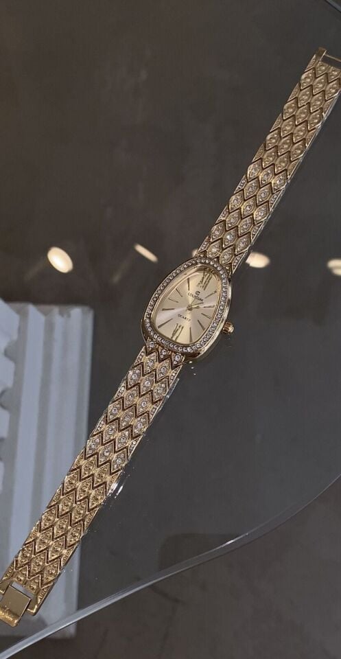 Taşlı vintage saat gold renk