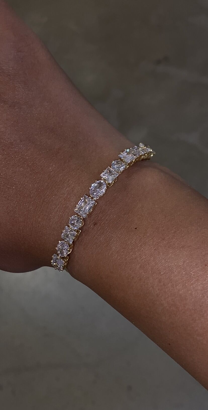 Taşlı kelepçe bileklik