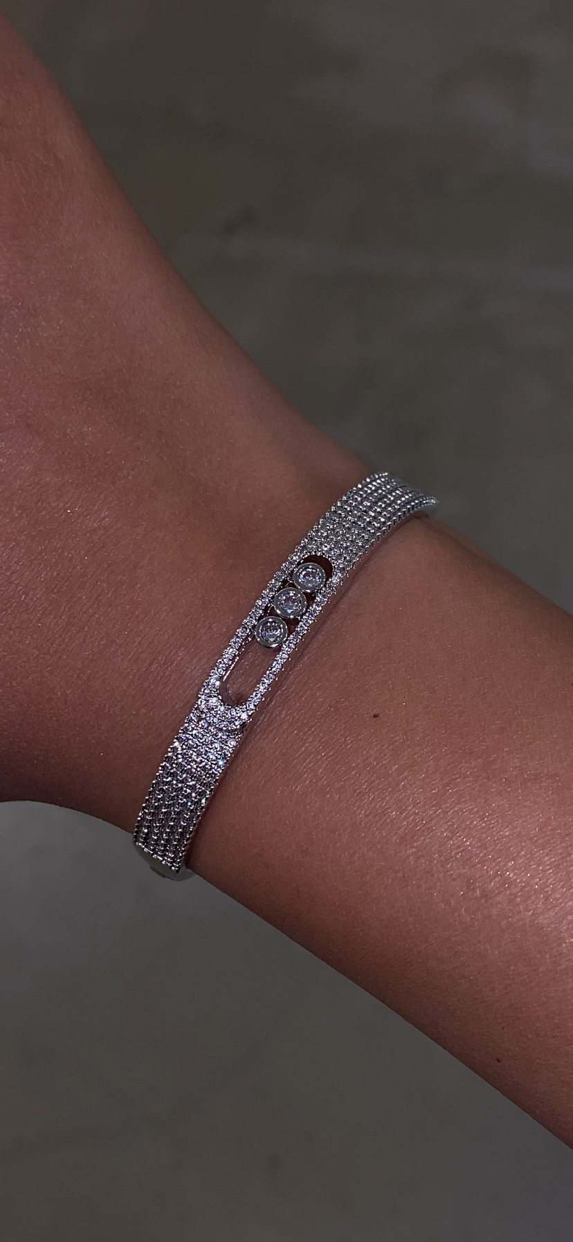 Taşlı kelepçe bileklik