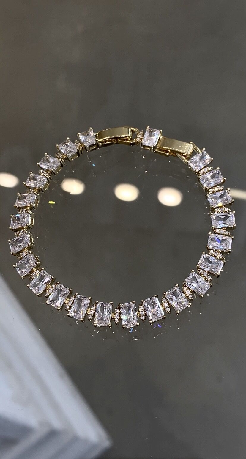 Baget kesim gold taşlı bileklik