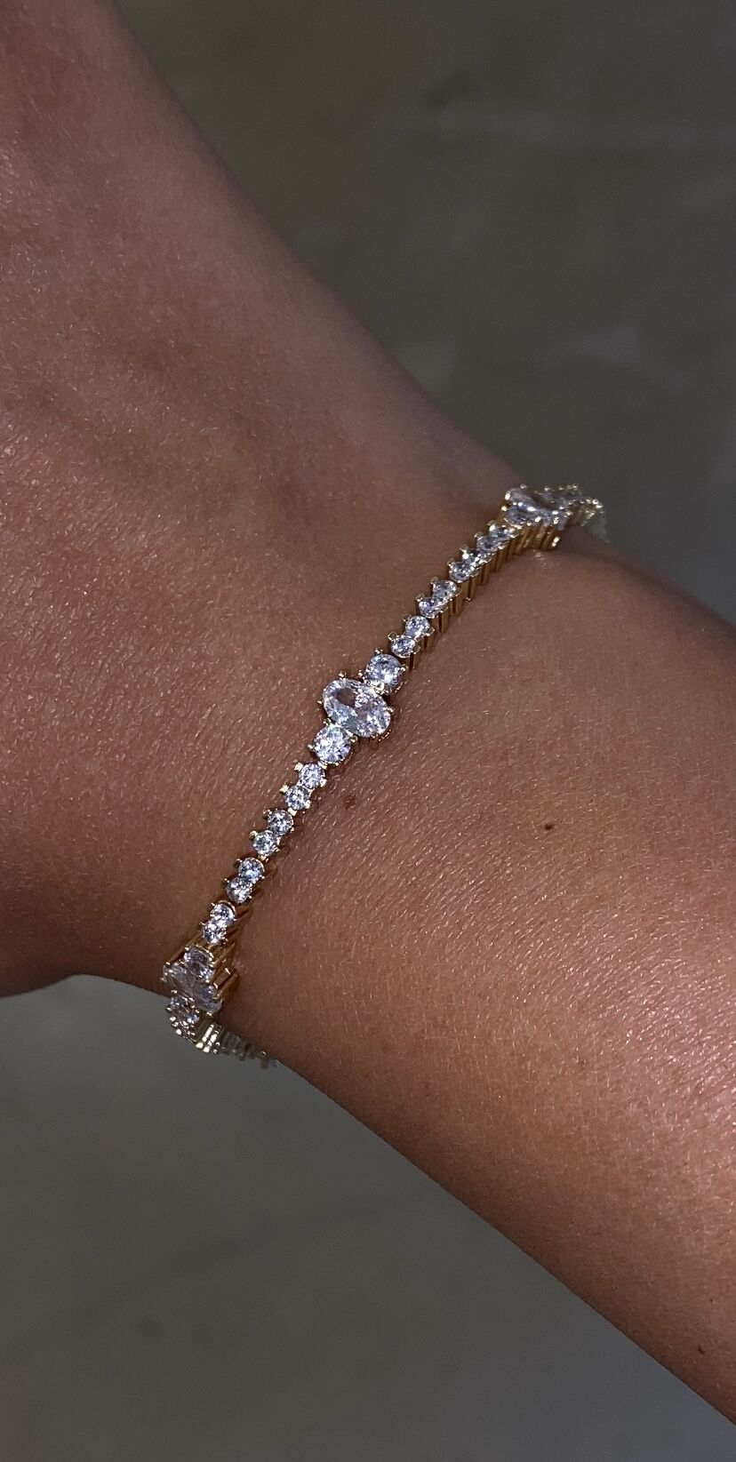 Taşlı suyolu bileklik gold renk