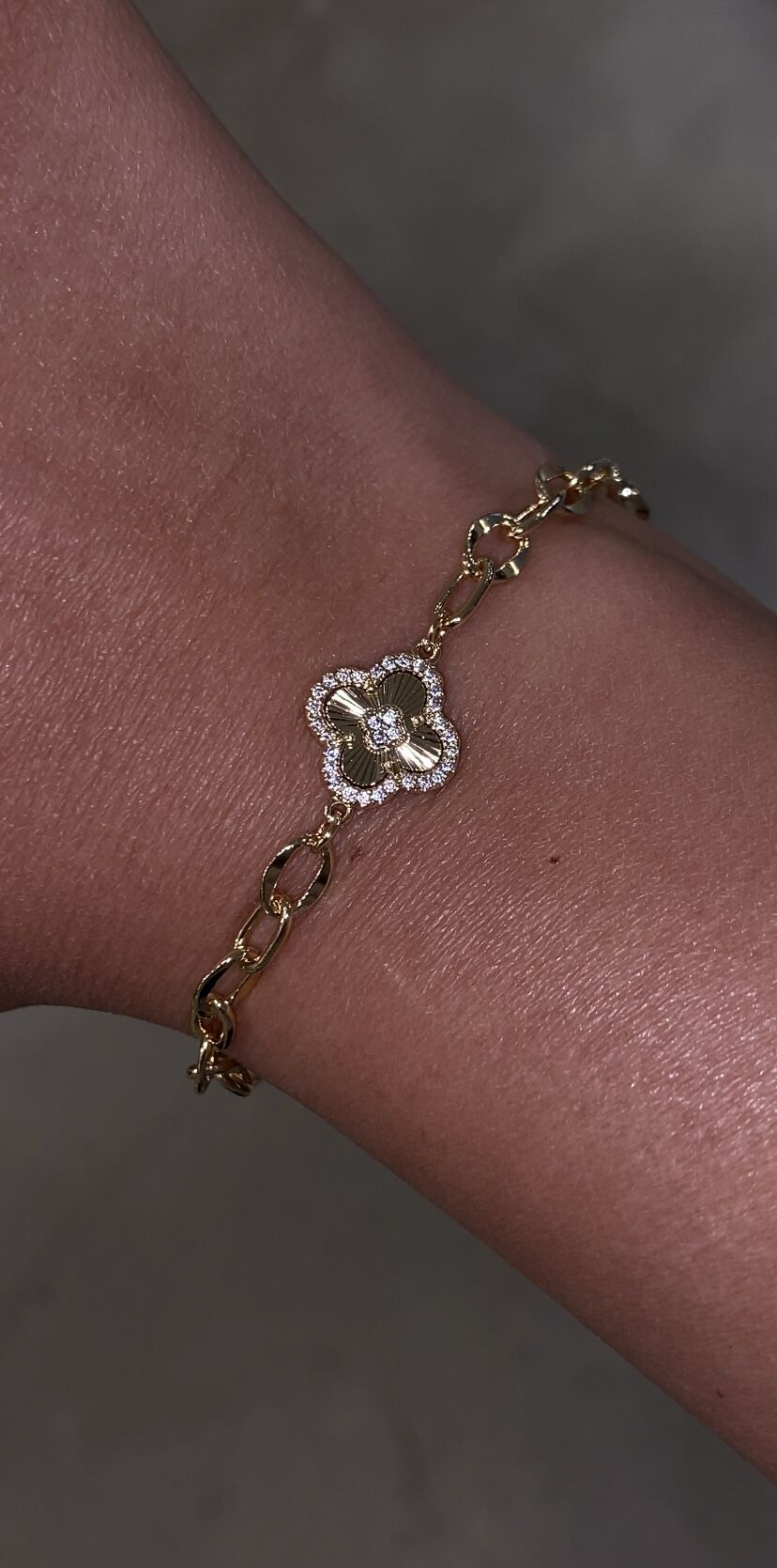 Yonca bileklik gold renk