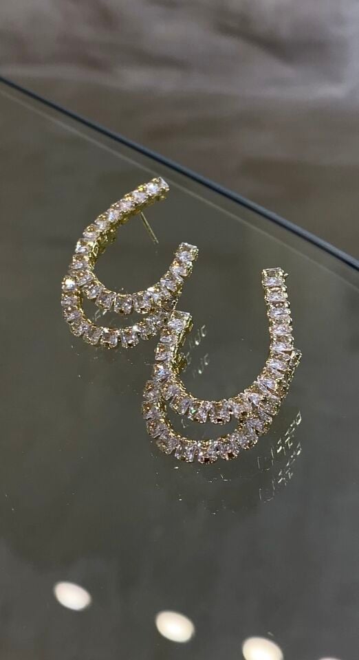 Taşlı baget küpe gold renk