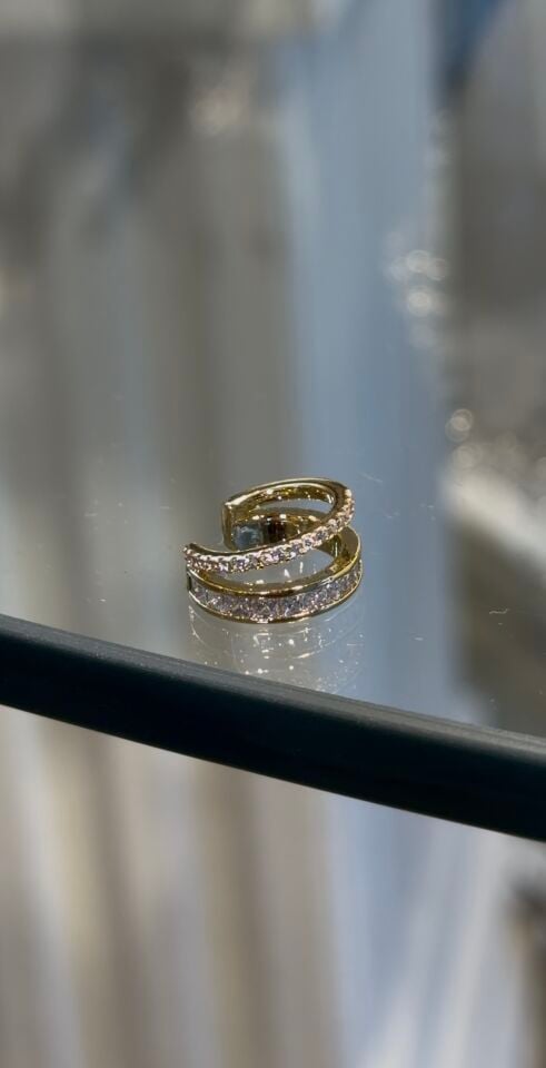 Minimal kıkırdak küpe gold renk