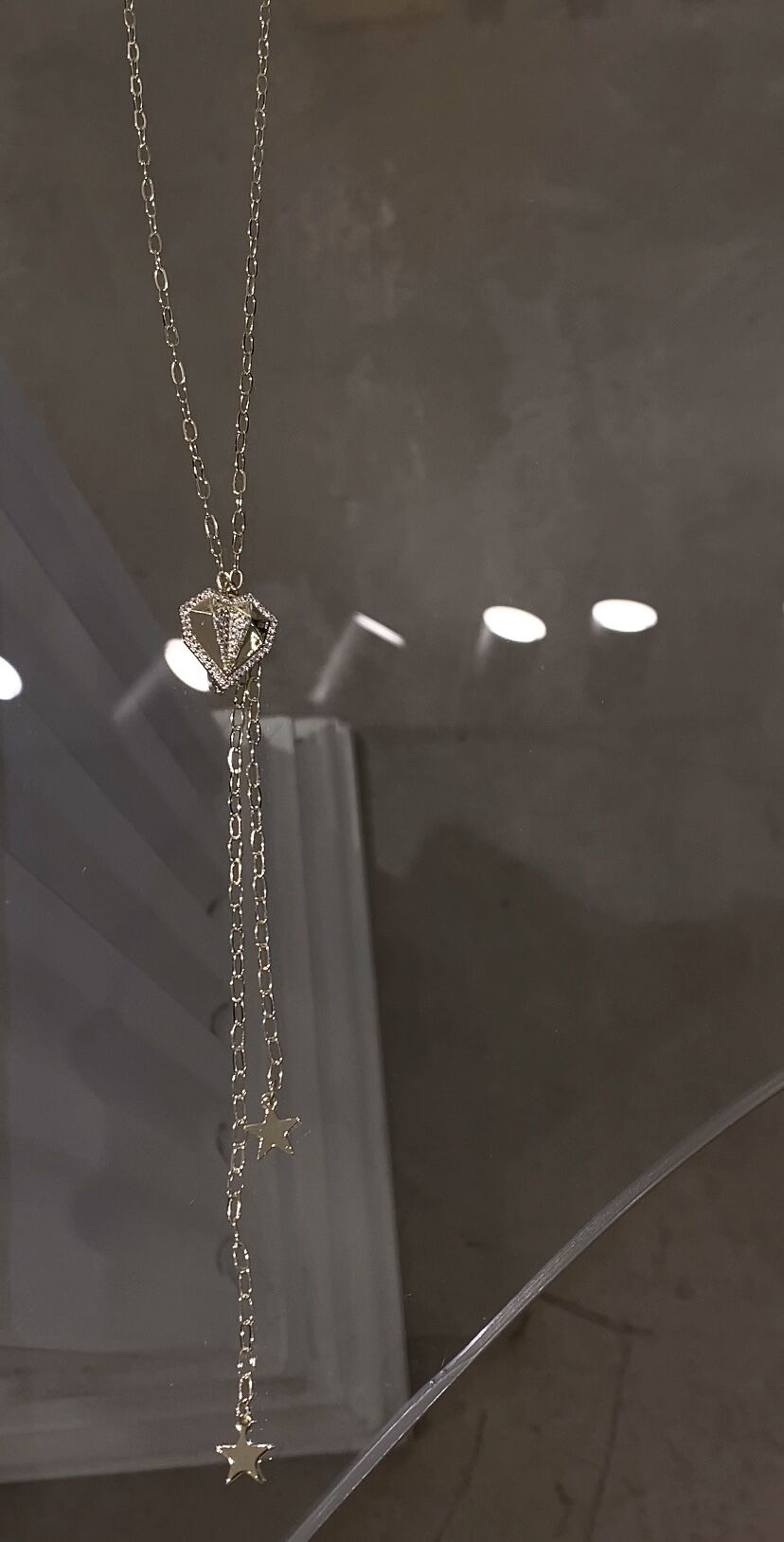 Kalpli dekolte kolye gold renk