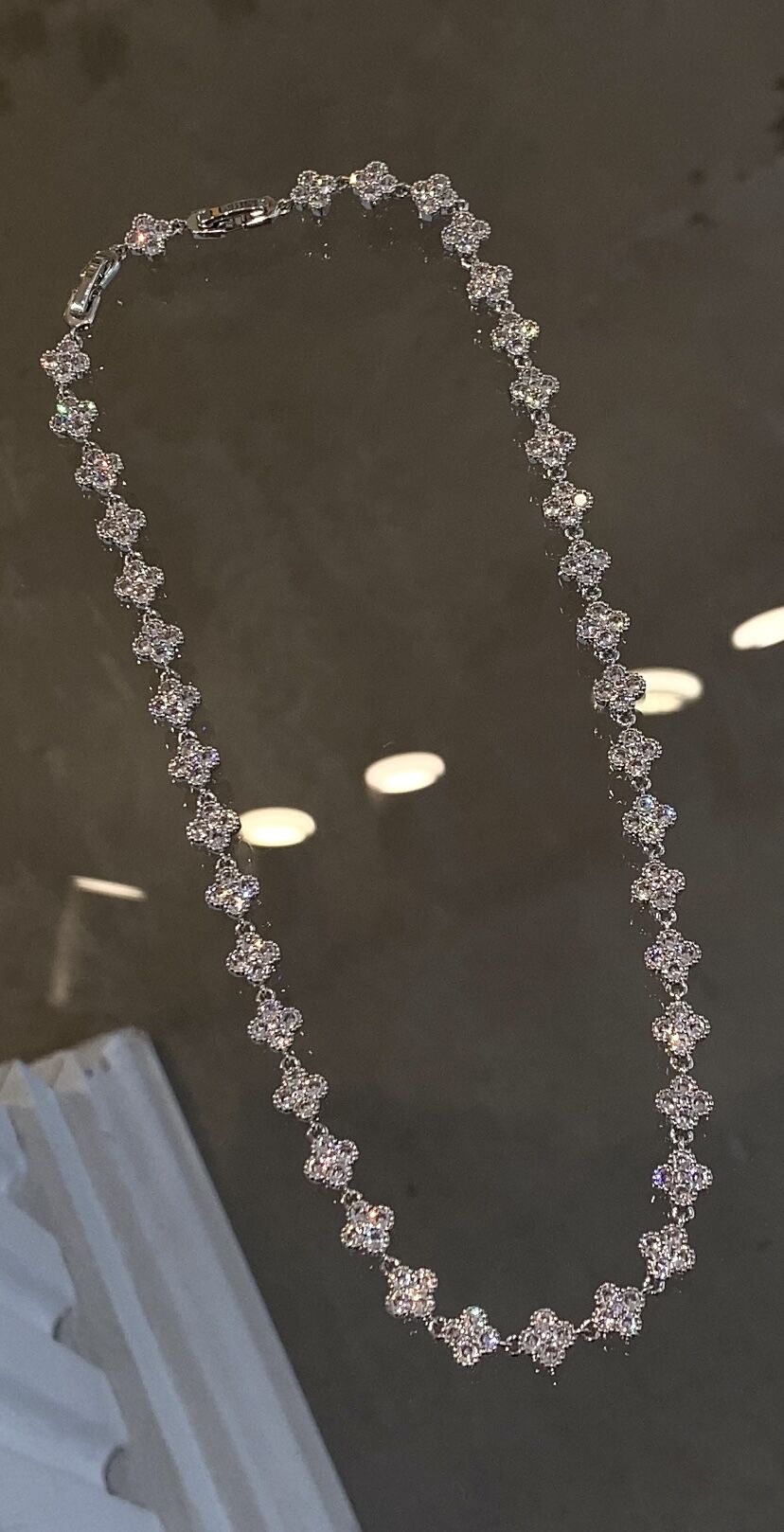 Yonca kolye ithal gümüş renk