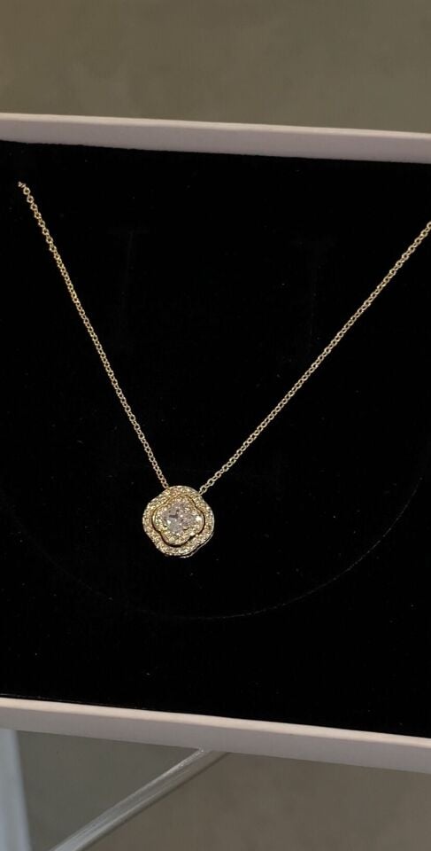 Minimal taşlı yonca kolye gold renk