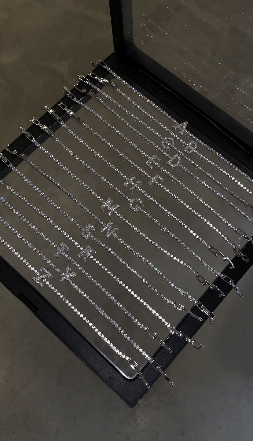 Suyolu harf bileklik gümüş renk