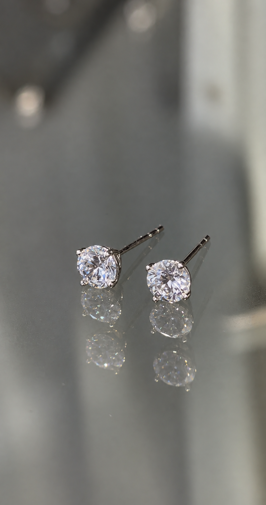 Tektaş küpe 5mm gümüş renk