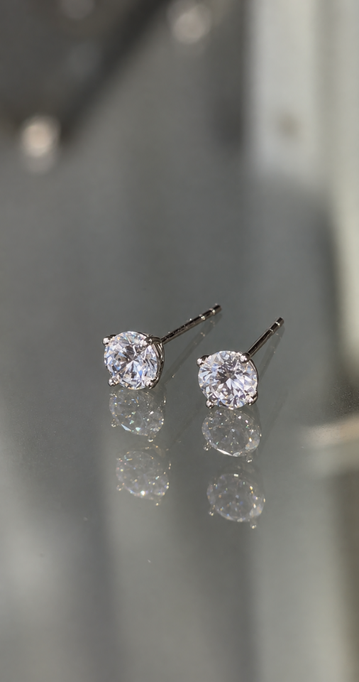 Tektaş küpe 5mm gümüş renk
