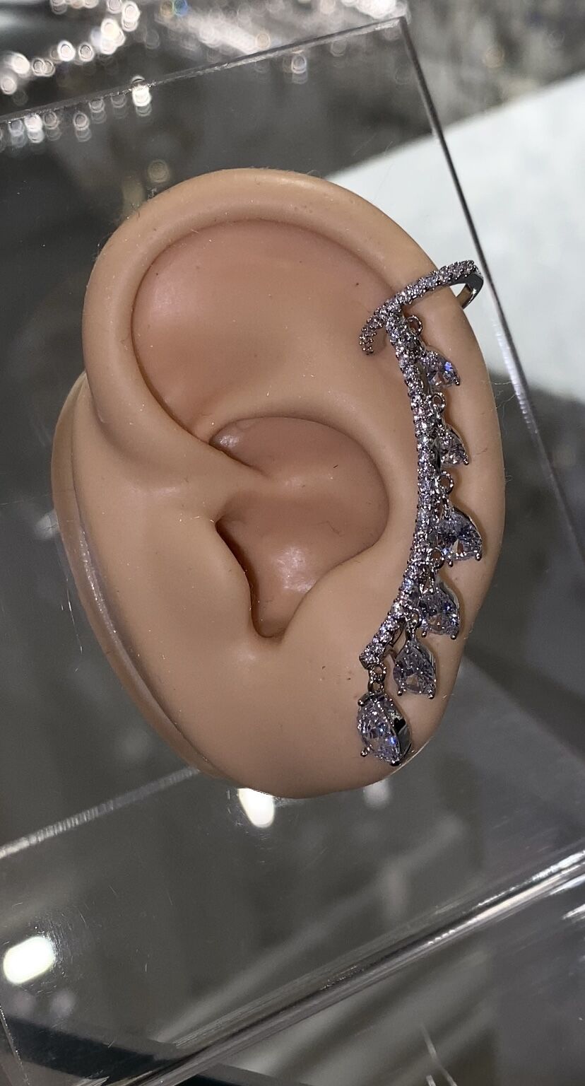 Taşlı kıkırdak küpe