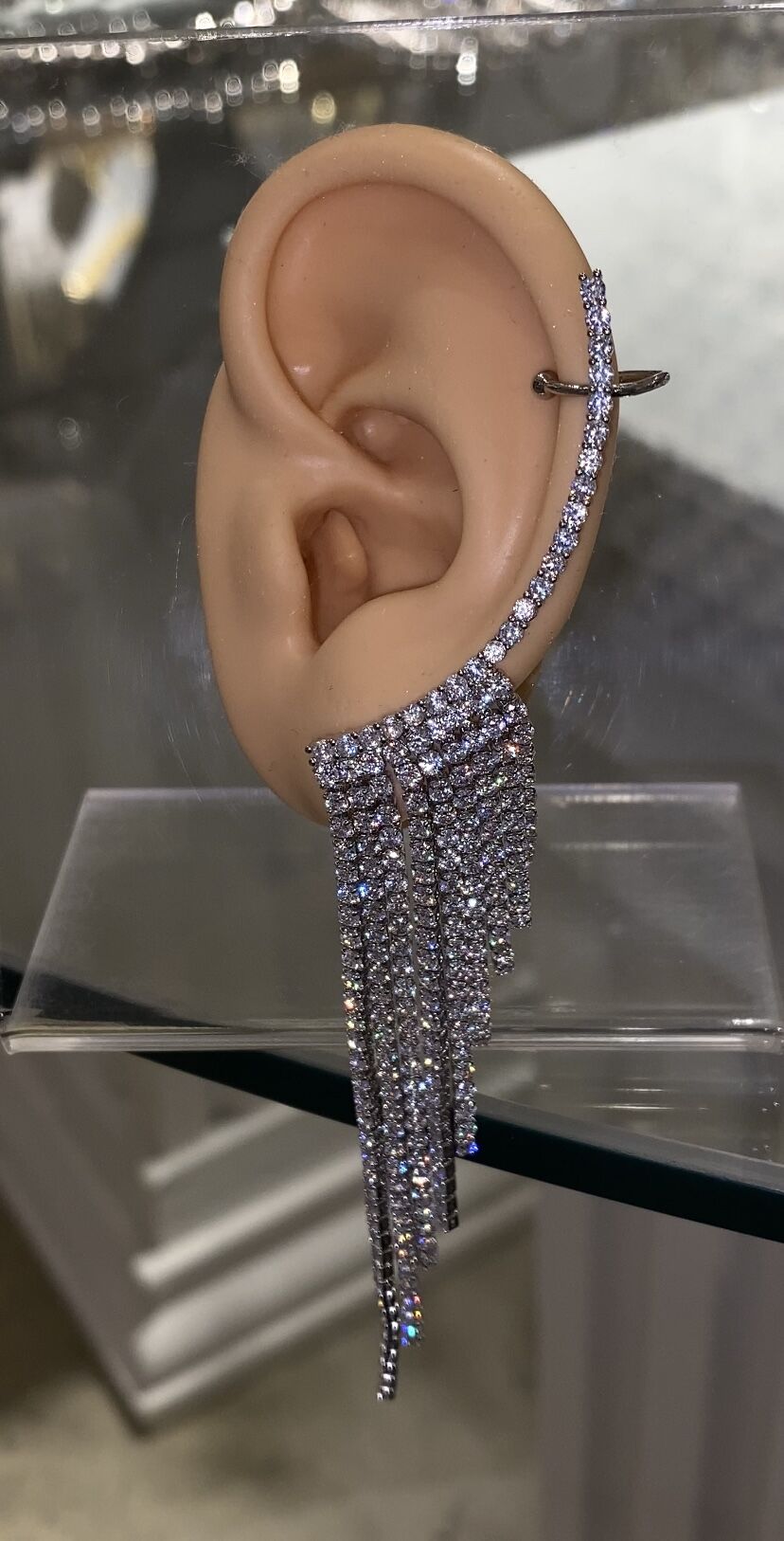 Taşlı kıkırdak küpe