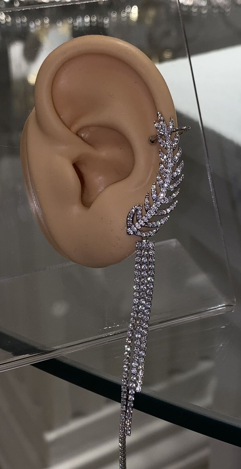 Taşlı kıkırdak küpe