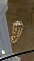 Sallantılı kıkırdak küpe