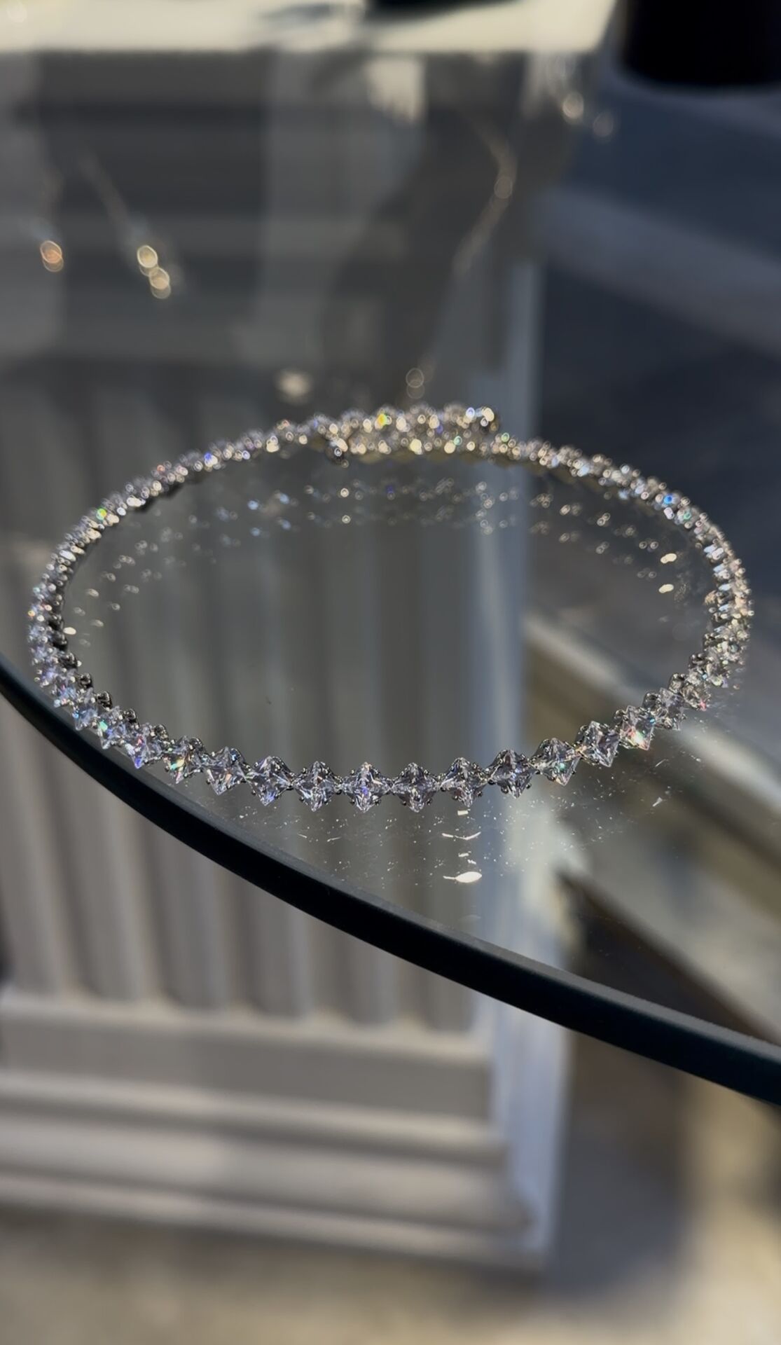 Dörtgen kesim esnek choker kolye