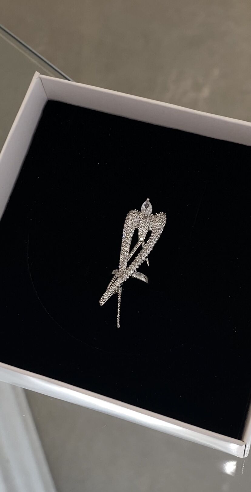 Taşlı kıkırdak küpe