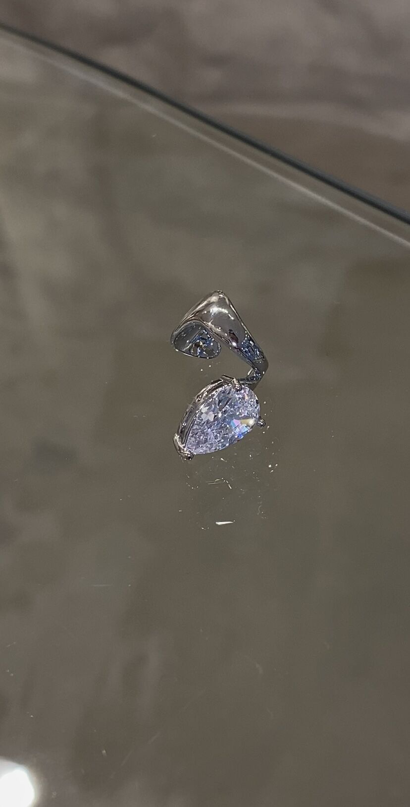 Taşlı kıkırdak küpe