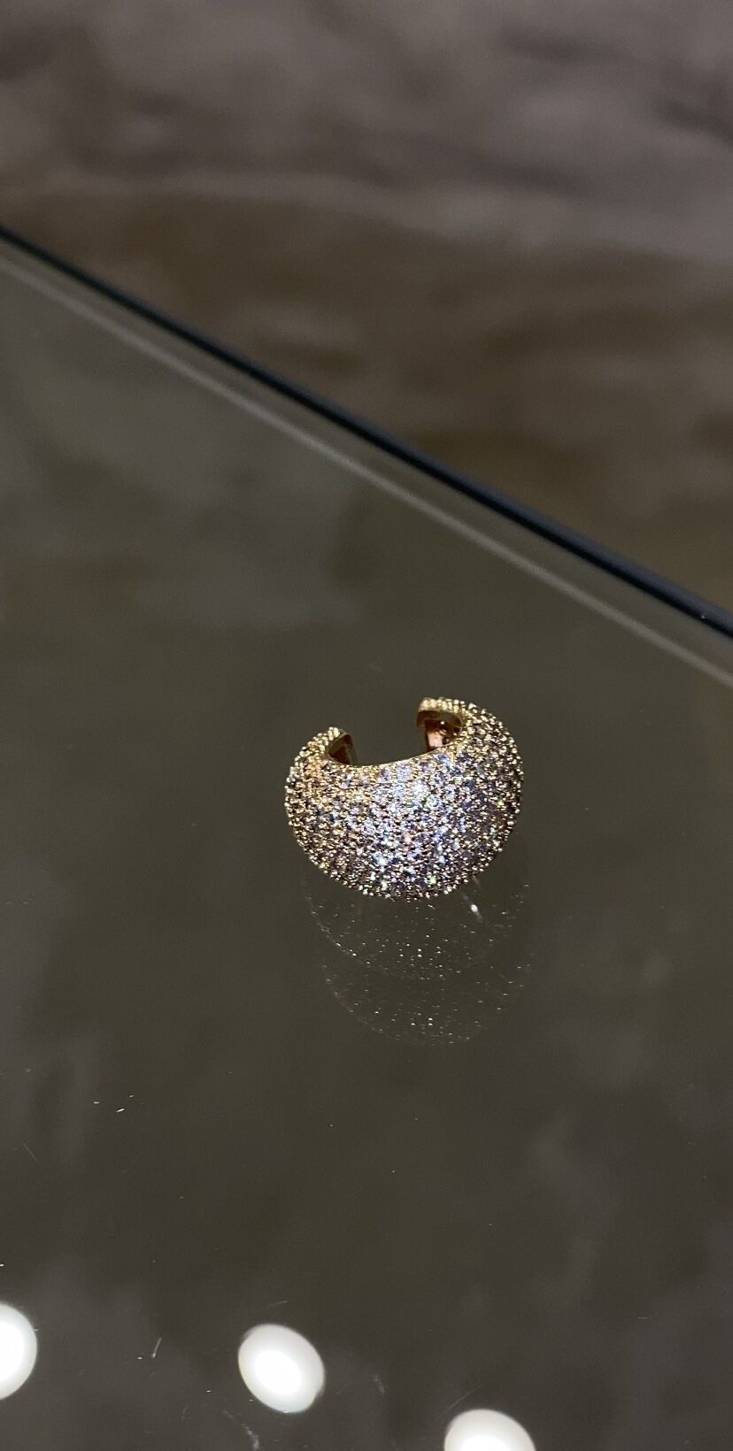 Taşlı kıkırdak küpe gold renk