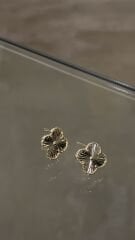 Yonca küpe küçük boy gold renk