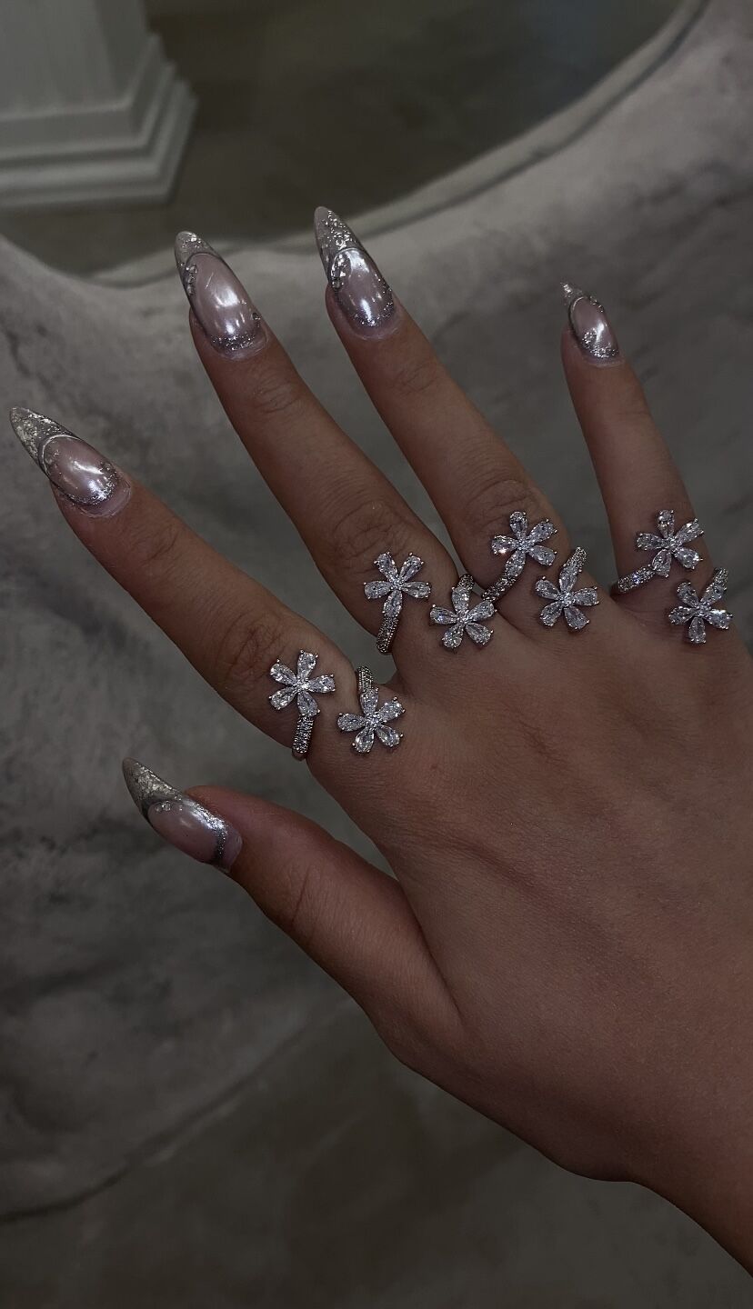 Çiçek detaylı yüzük ayarlanabilir