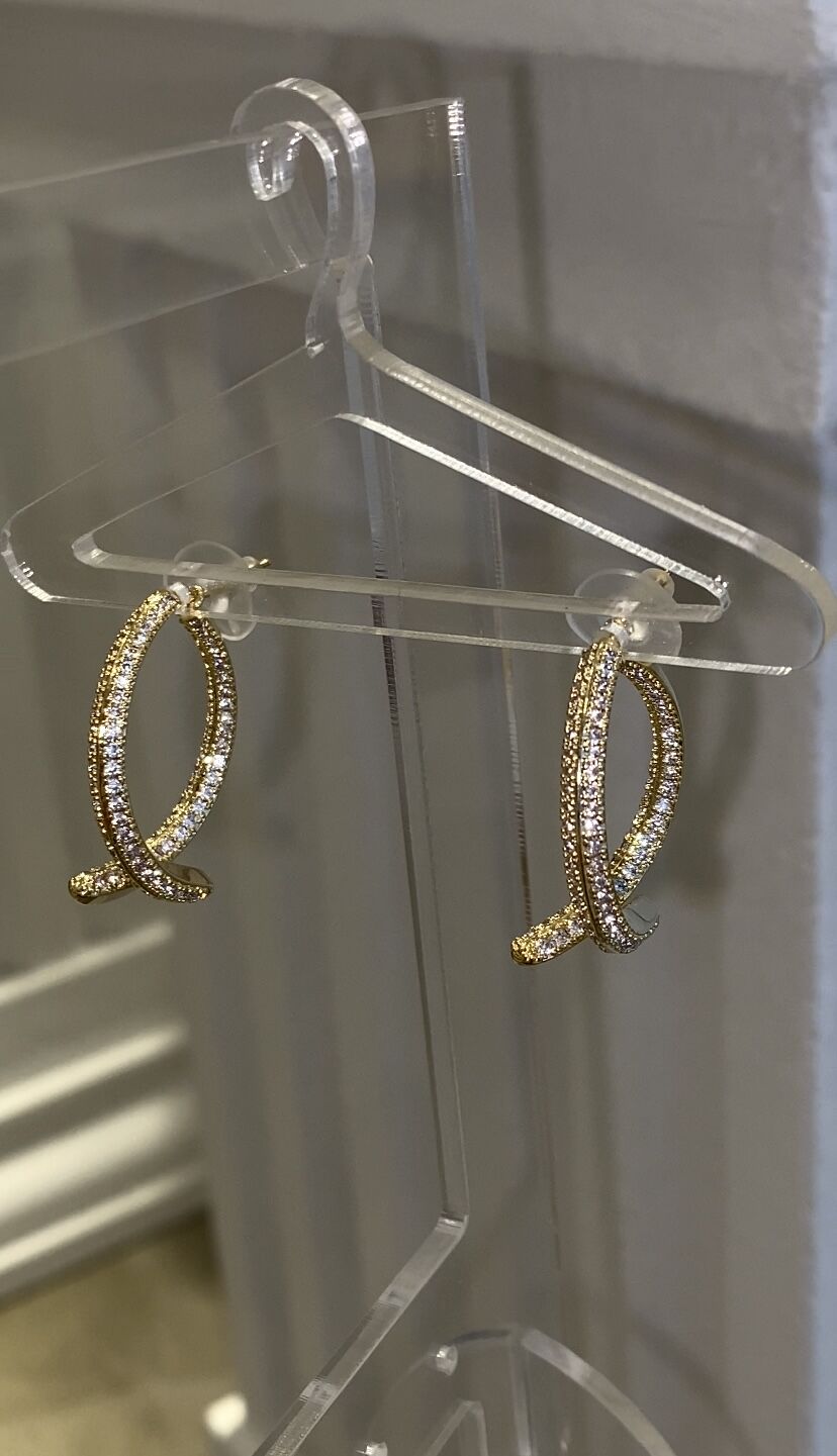 Taşlı küpe gold renk