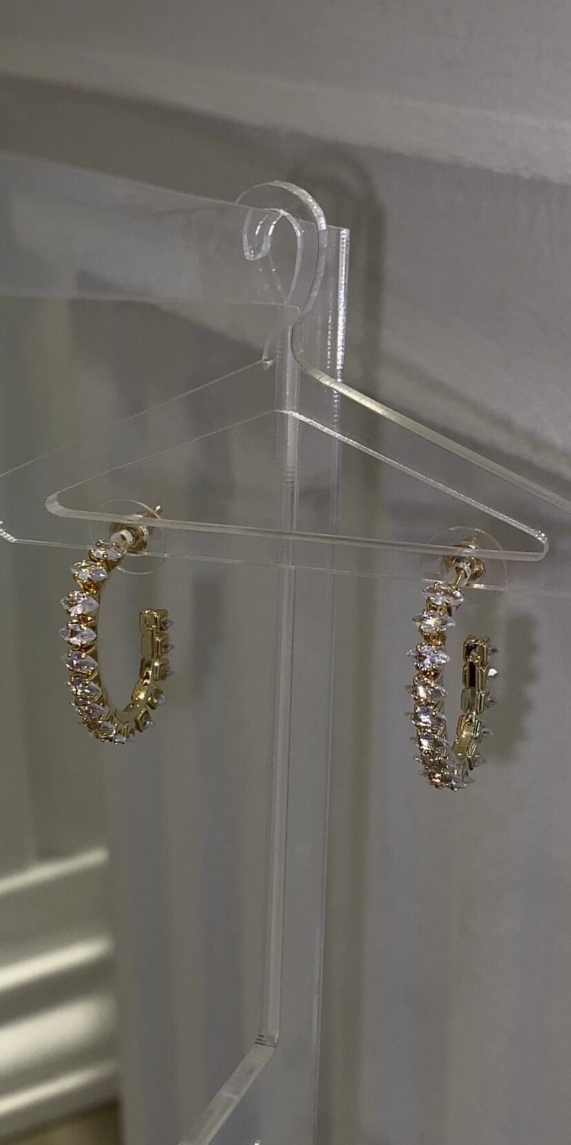 Taşlı halka küpe gold renk