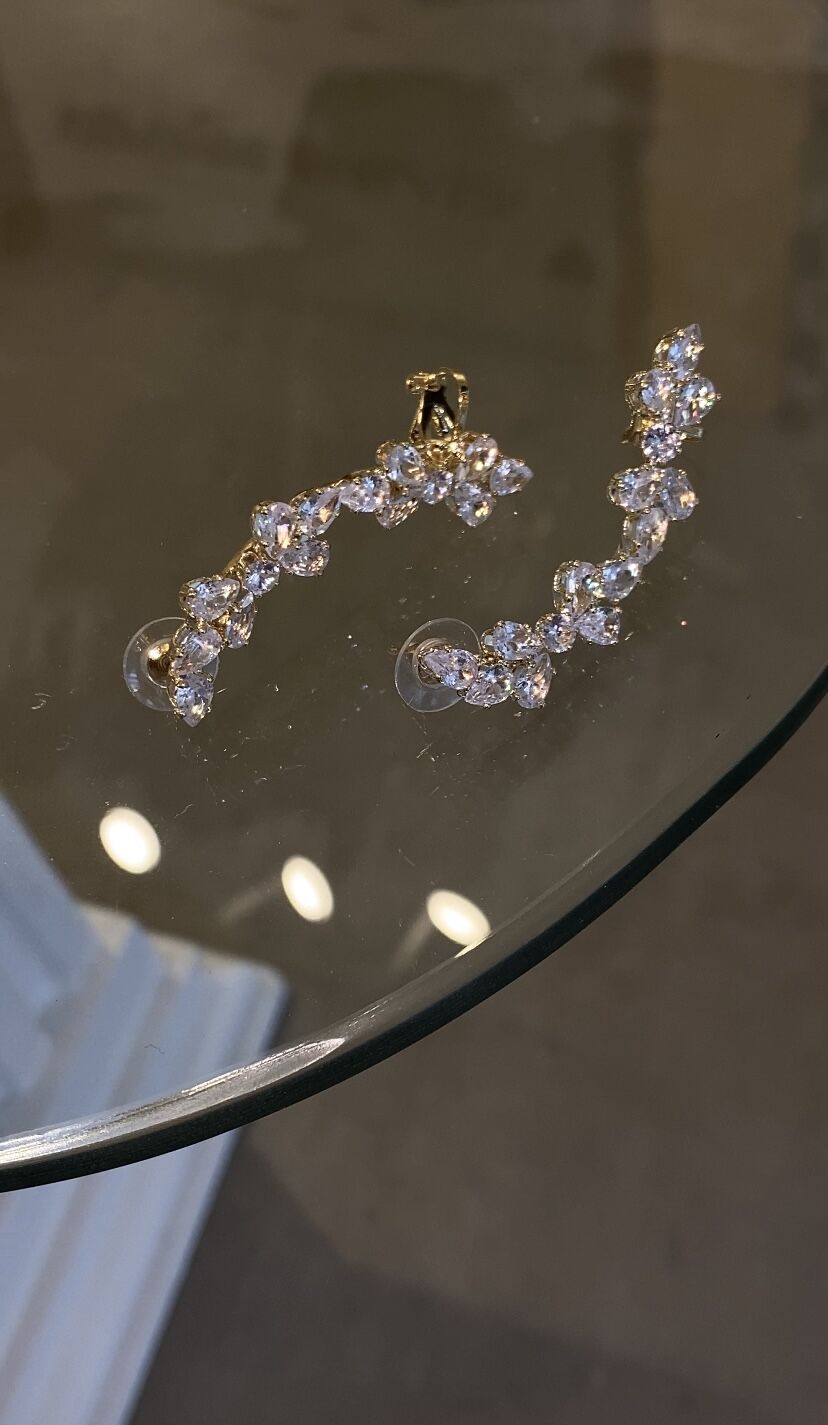 Taşlı küpe gold renk