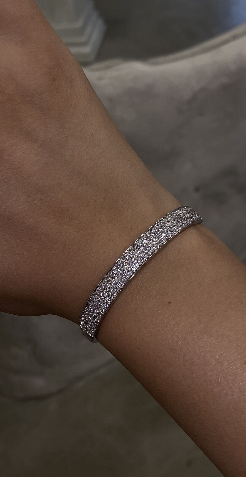 Taşlı kelepçe bileklik